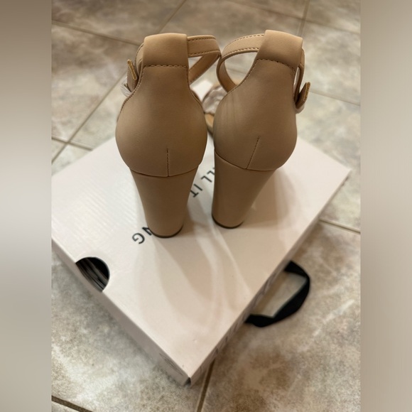 Call it Spring TAYVIA Heels - Picture 4 of 7